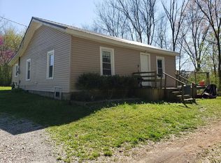 60 Short St, Big Sandy, TN 38221