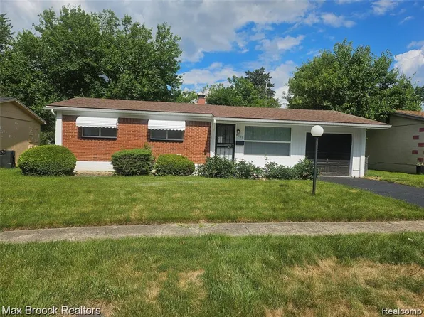 6168 Magnolia Dr, Mount Morris, MI 48458