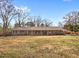 11 Giles Dr, Laurel, MS 39443