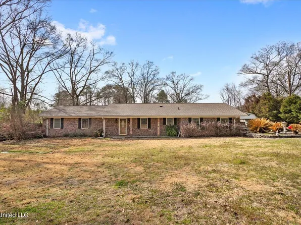 11 Giles Dr, Laurel, MS 39443
