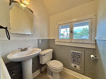 1122 W Augusta Ave #2 — Photo 5