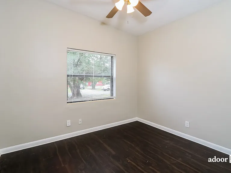 3215 Seine Dr — Photo 8
