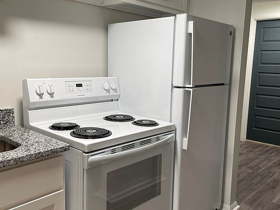 2nd image of 6115 Plymouth Ave #B9