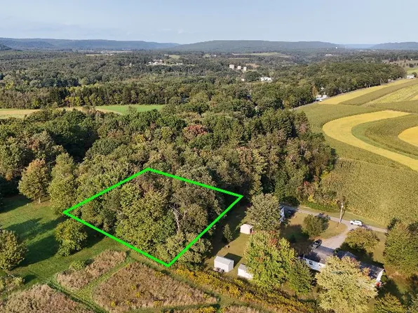 263 State Rd, Barnesville, PA 18214