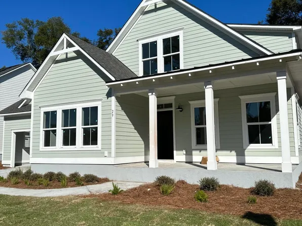 29 Middle Island St, Beaufort, SC 29907