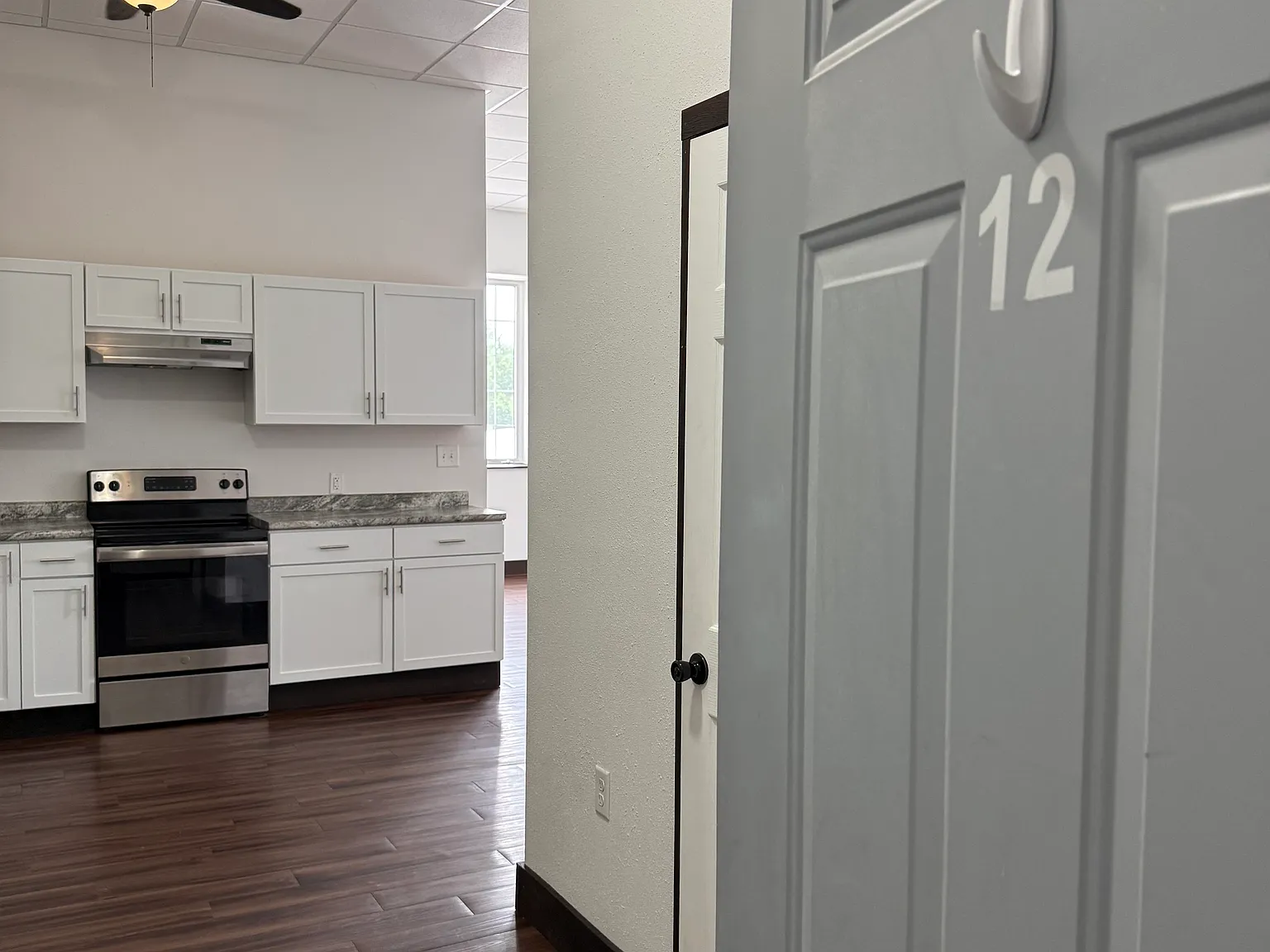 410 Smith St — Photo 2