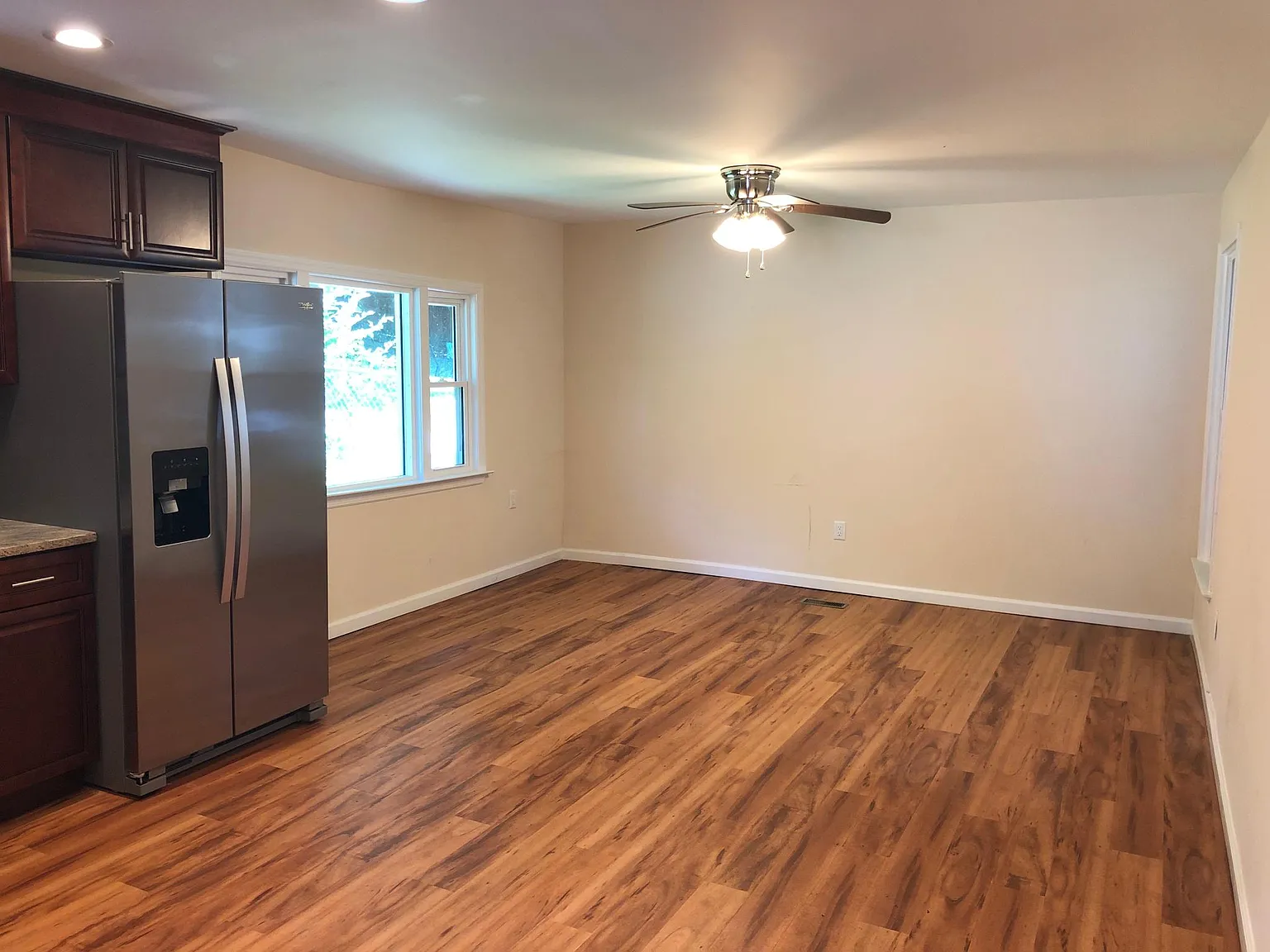 33 Wells Ave — Photo 3