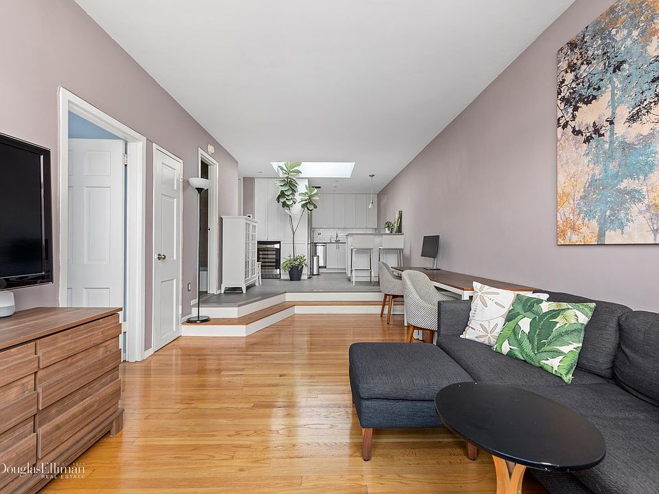 1st image of 320 W 19th St APT 6B
