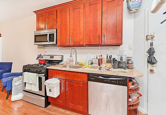 5th image of 264 E 2nd St #8E