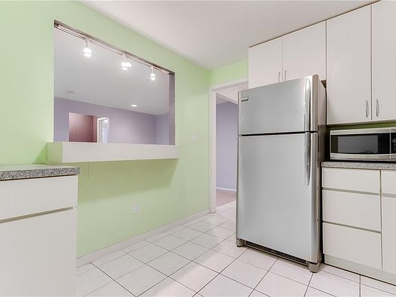 2nd image of 352 Country Club Ln
