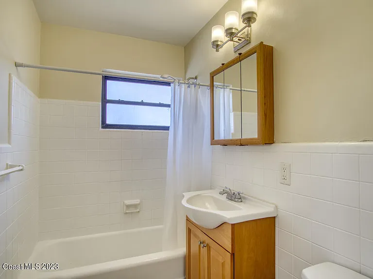1010 Bianca Dr NE — Photo 11