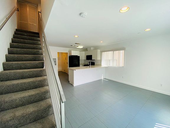 4th image of 2466 Corinth Ave #1