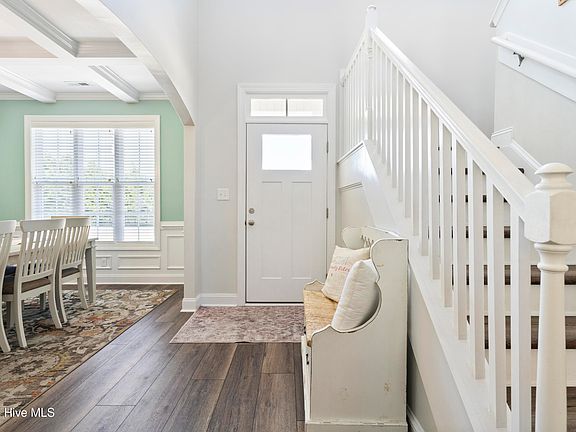 5th image of 405 Falls Creek Court