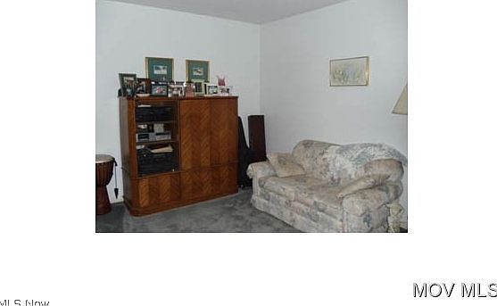 4th image of 100 James Ln