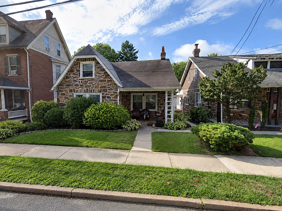 120 Price St #2
