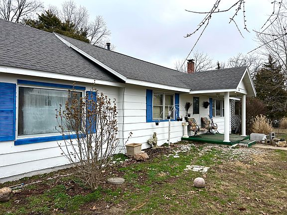 5th image of 820 2nd Street