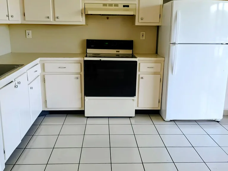 8015 SW 107th Ave #218 — Photo 32