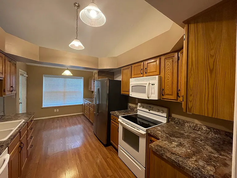 10715 Hickory Cove Ct — Photo 14