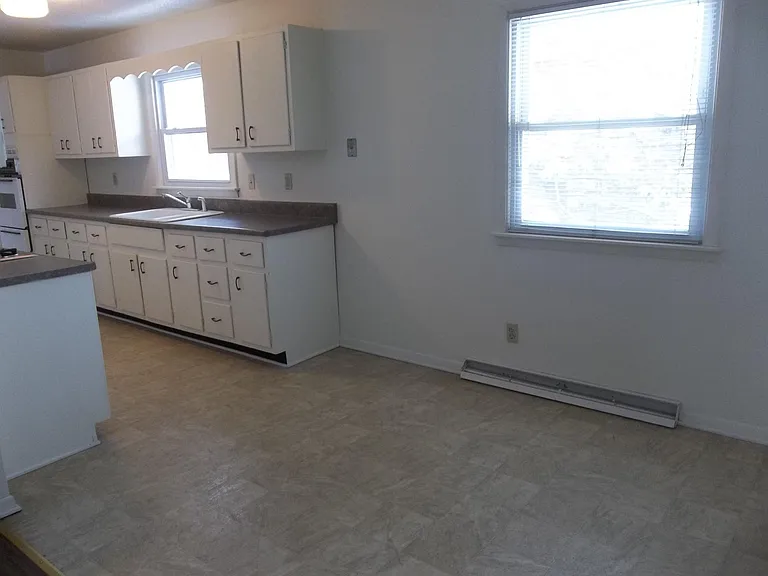 4458 S Crawford Rd #UPPER LEVEL — Photo 6