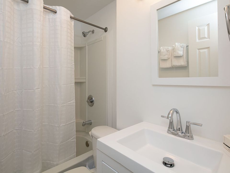 2nd image of 501 N Ocean Blvd #110