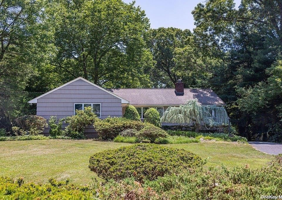 1st image of 34 Blydenburgh Lane