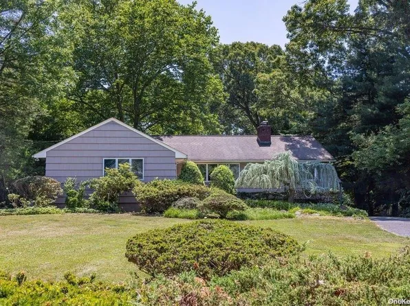 34 Blydenburgh Lane, Stony Brook, NY 11790