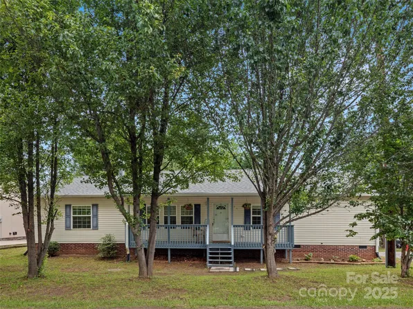 326 Justice Ridge Rd, Candler, NC 28715