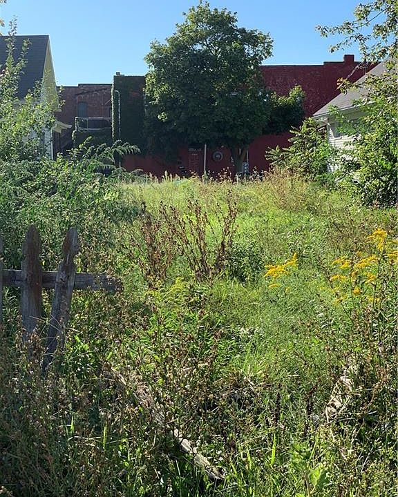 2nd image of 661 Balfe St