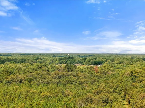 7 Old Beaumont Rd, Sour Lake, TX 77659