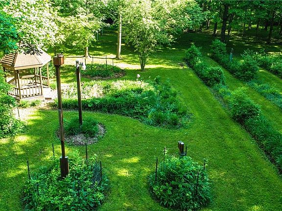 3rd image of 6534 Lake Forest Dr