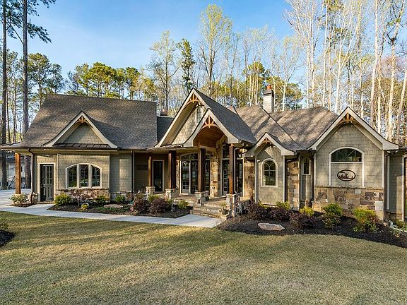 4th image of 944 Pine Cir