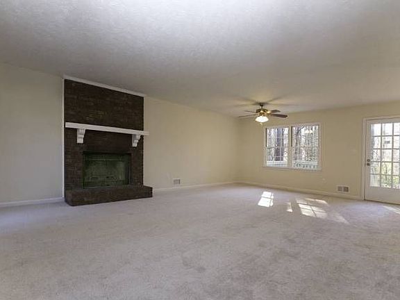 3rd image of 2438 Hillboro Cir SW