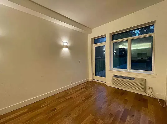 Rented by EXR | media 3