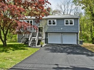 521 Logan Dr, Landing, NJ 07850