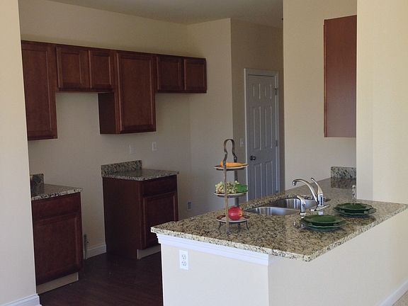 5th image of 57 Melrose Ct