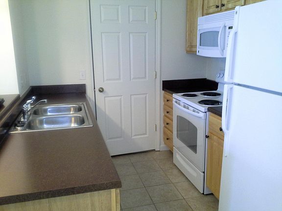 3rd image of 860 S Basswood Dr APT E