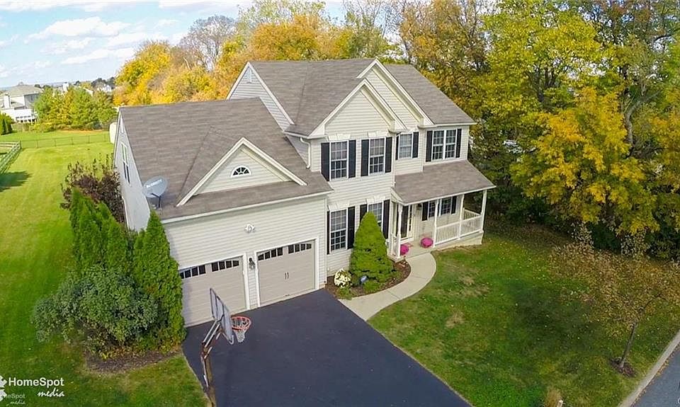 1st image of 490 Ramblewood Dr