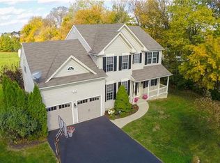 490 Ramblewood Dr, Easton, PA 18040
