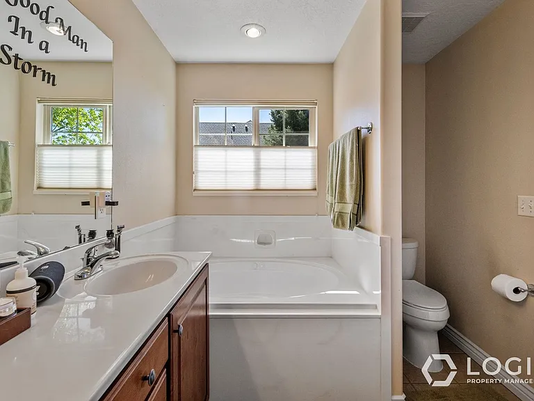 9223 Silver Lake Dr — Photo 25