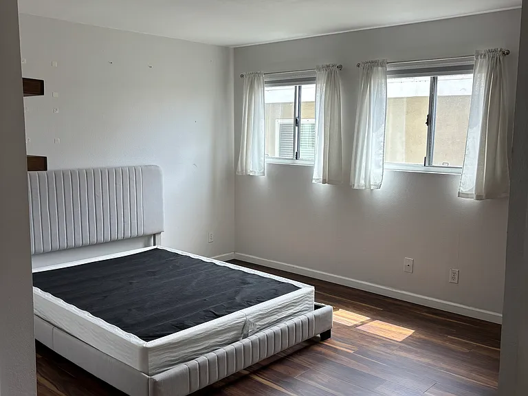 1739 E Broadway #10 — Photo 2