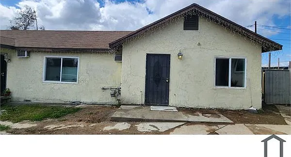 2 bed, 640 sqft, $2,300 — Photo 2