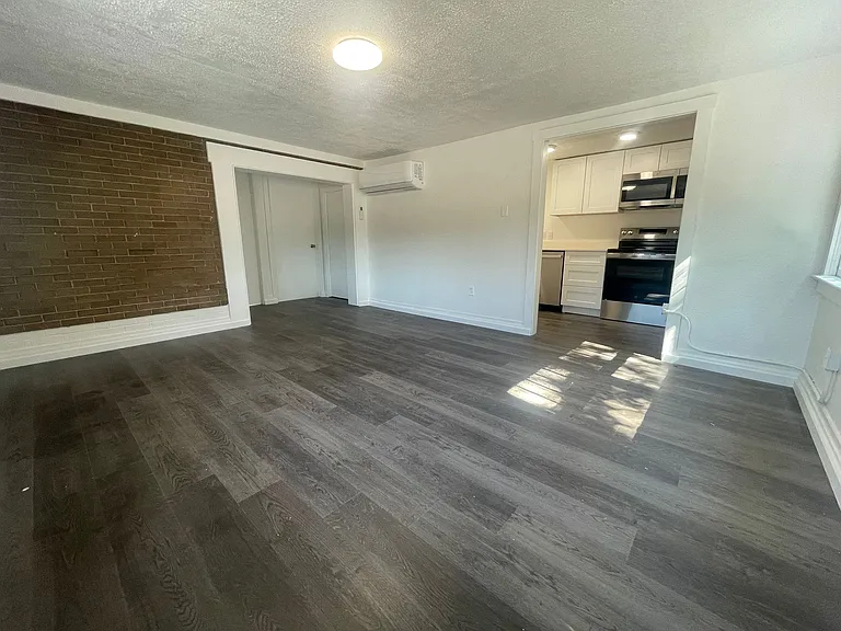 321 E Evans Ave — Photo 7