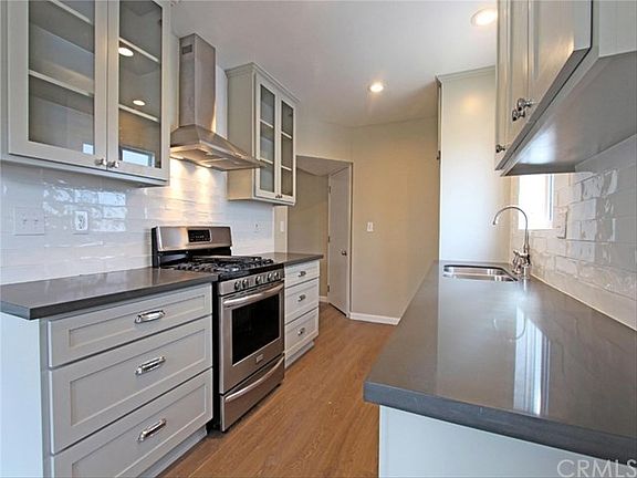 3rd image of 6110 Buckler Ave