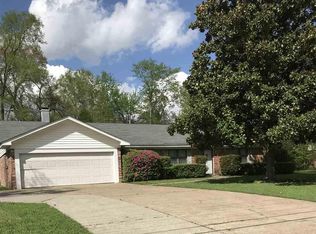 27 Elmwood Dr, Monroe, LA 71203