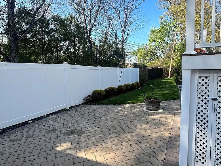 8 Marion Ave #6 — Photo 5