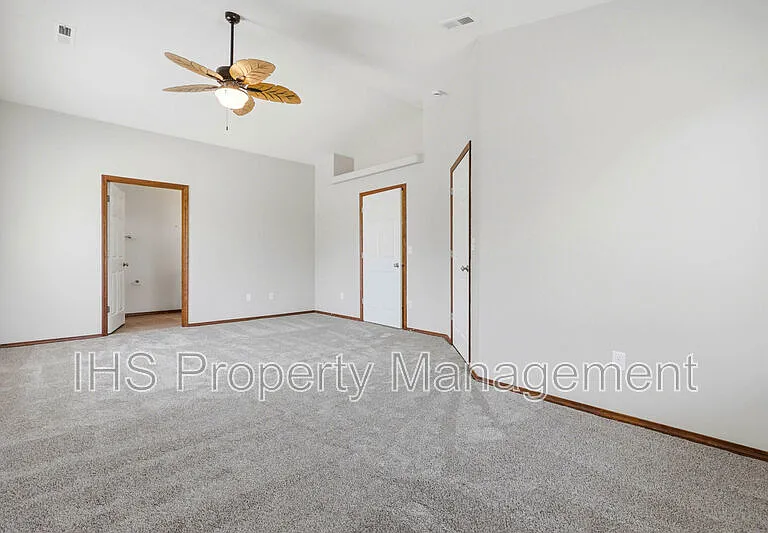 5520 Leon Ct — Photo 13