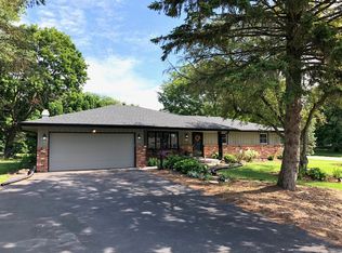 5872 Whitecliff Rd, Rockford, IL 61109