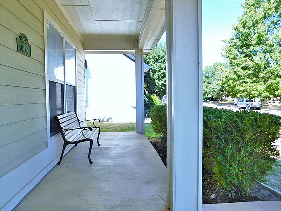 4th image of 10126 Lakeview Dr