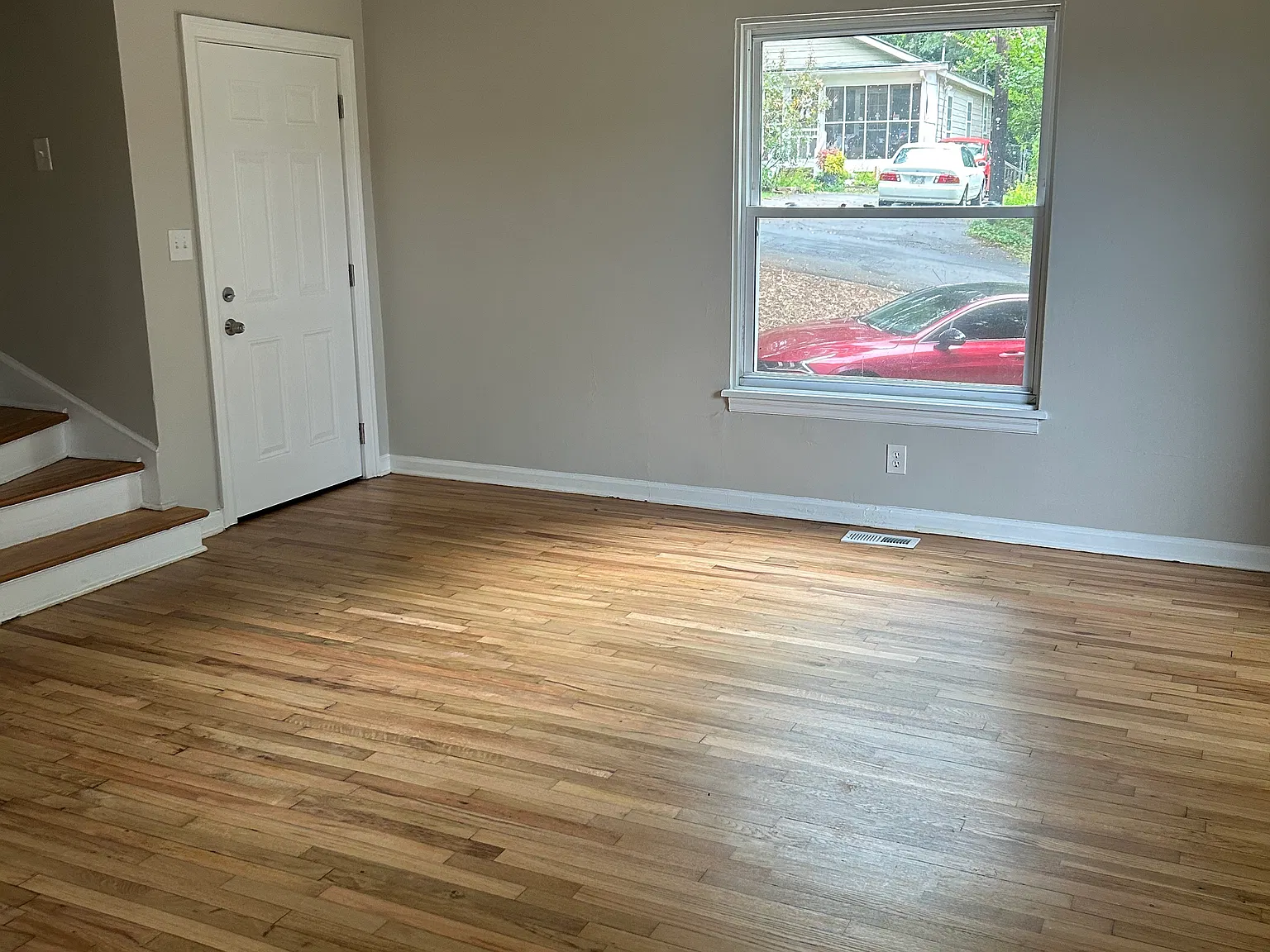 22 Townview Rd SE — Photo 4