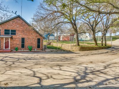 176 County Road 1743, Chico, TX, 76431